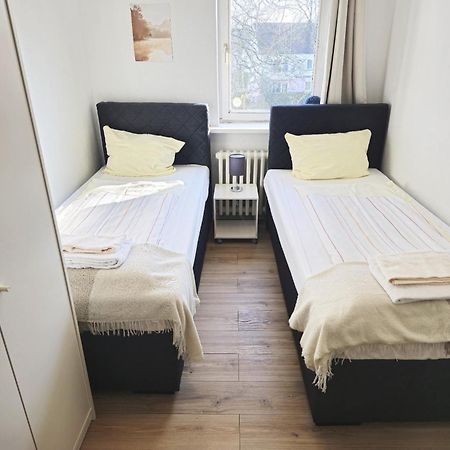 Zentrale 3-Zimmer Wohnung Mit Balkon - Perfekt Fuer Monteure Und Familien Neumünster Εξωτερικό φωτογραφία