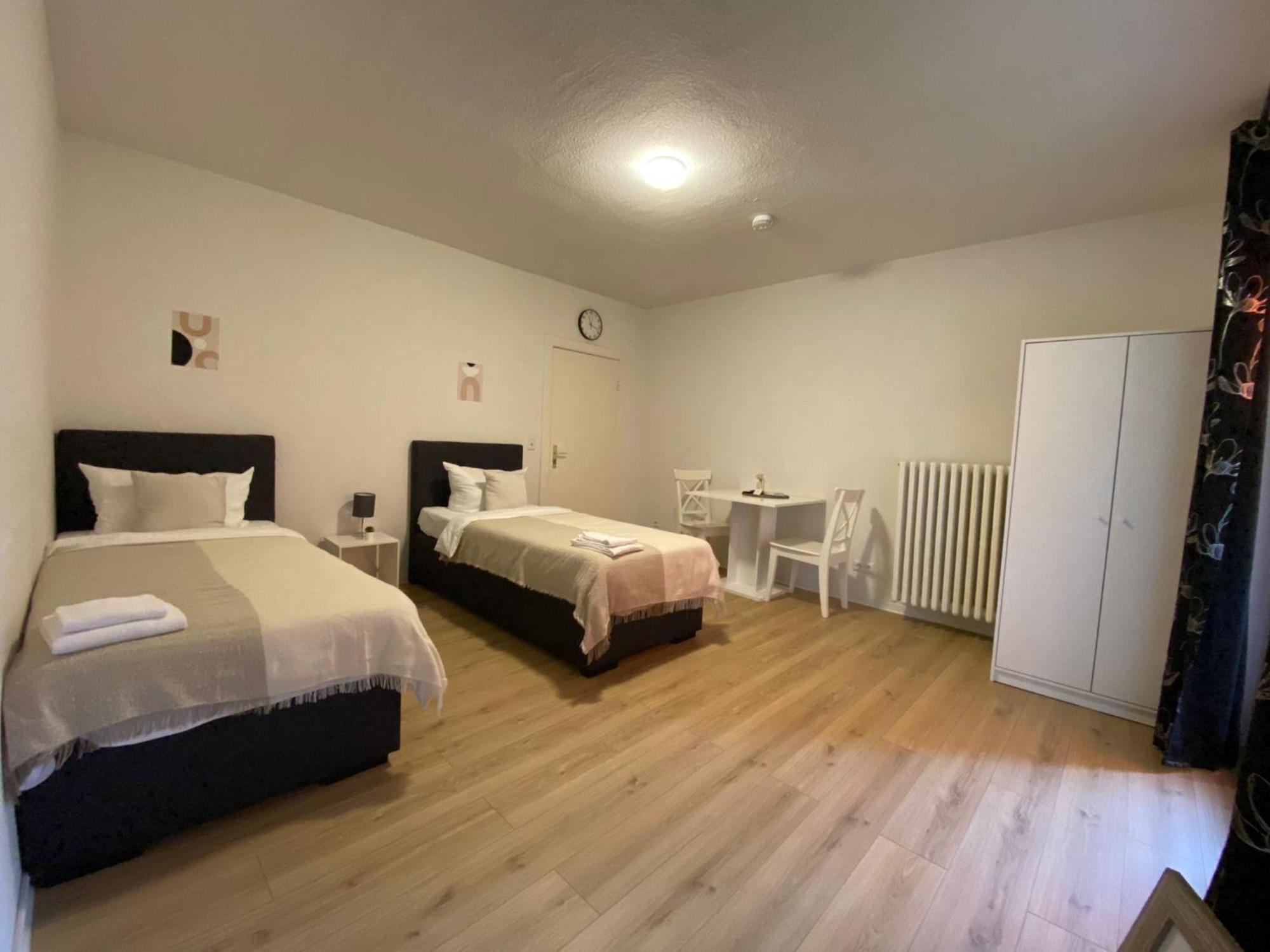 Zentrale 3-Zimmer Wohnung Mit Balkon - Perfekt Fuer Monteure Und Familien Neumünster Εξωτερικό φωτογραφία