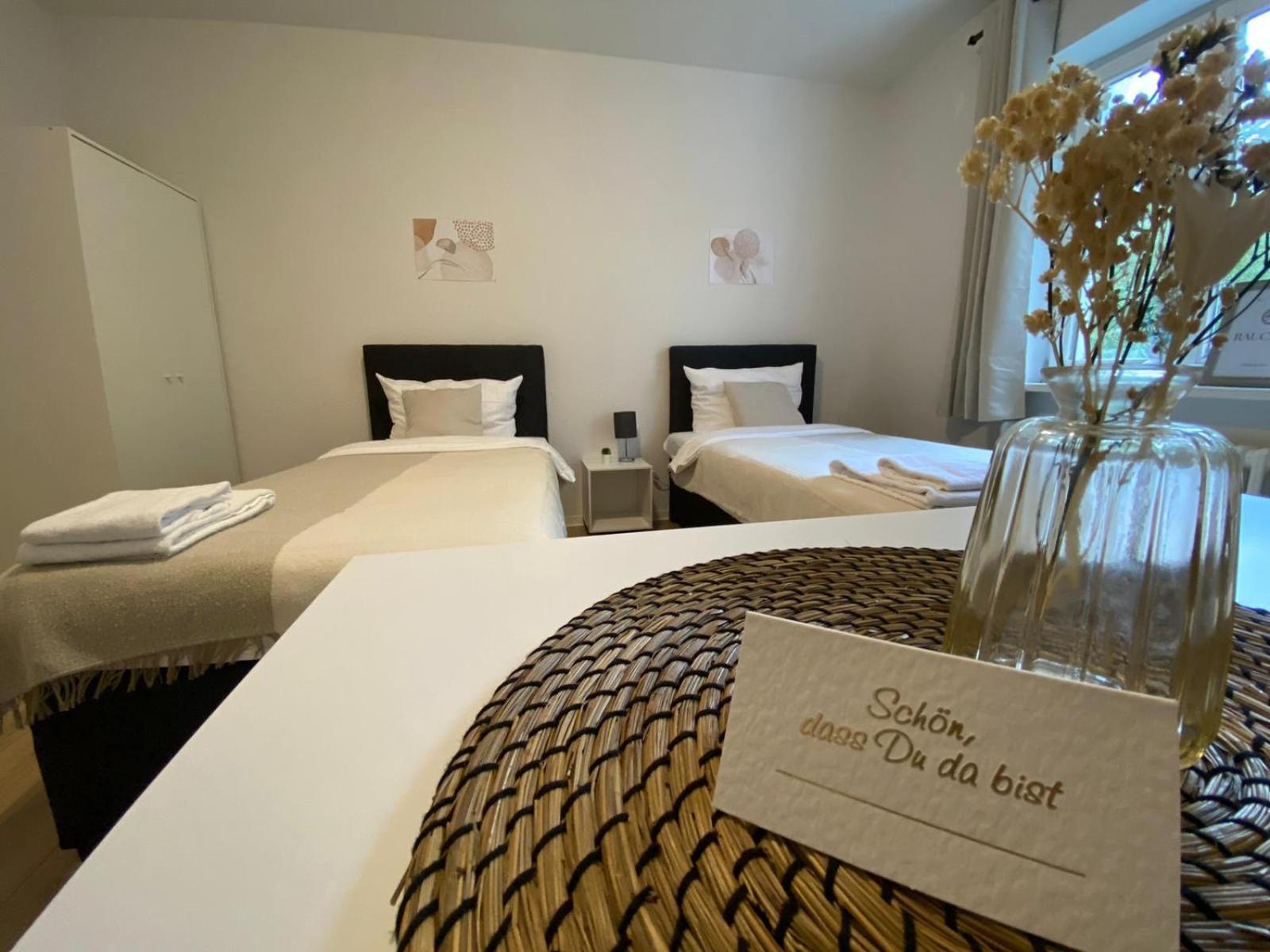 Zentrale 3-Zimmer Wohnung Mit Balkon - Perfekt Fuer Monteure Und Familien Neumünster Εξωτερικό φωτογραφία