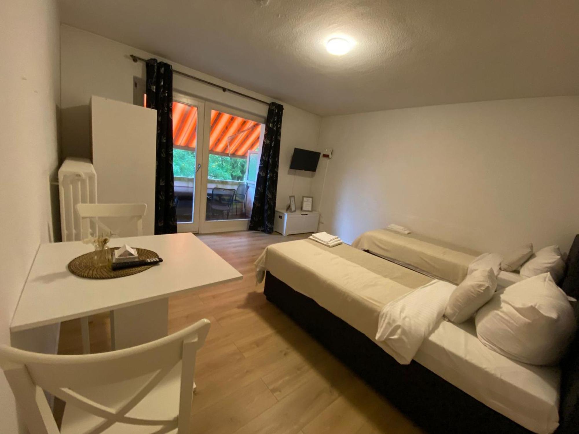 Zentrale 3-Zimmer Wohnung Mit Balkon - Perfekt Fuer Monteure Und Familien Neumünster Εξωτερικό φωτογραφία