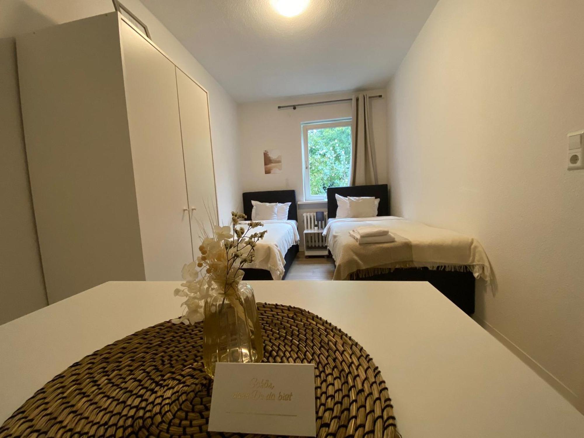 Zentrale 3-Zimmer Wohnung Mit Balkon - Perfekt Fuer Monteure Und Familien Neumünster Εξωτερικό φωτογραφία