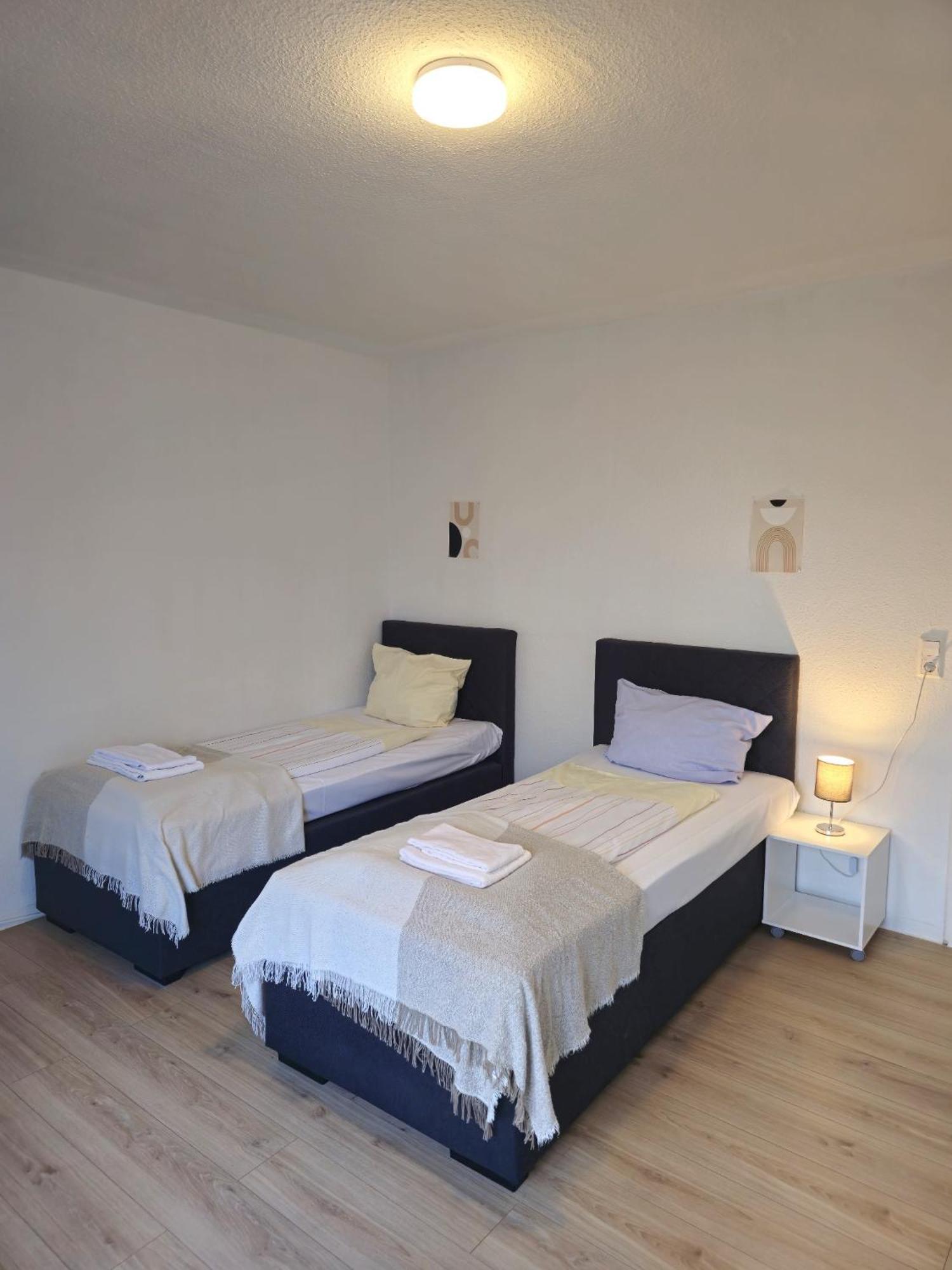 Zentrale 3-Zimmer Wohnung Mit Balkon - Perfekt Fuer Monteure Und Familien Neumünster Εξωτερικό φωτογραφία