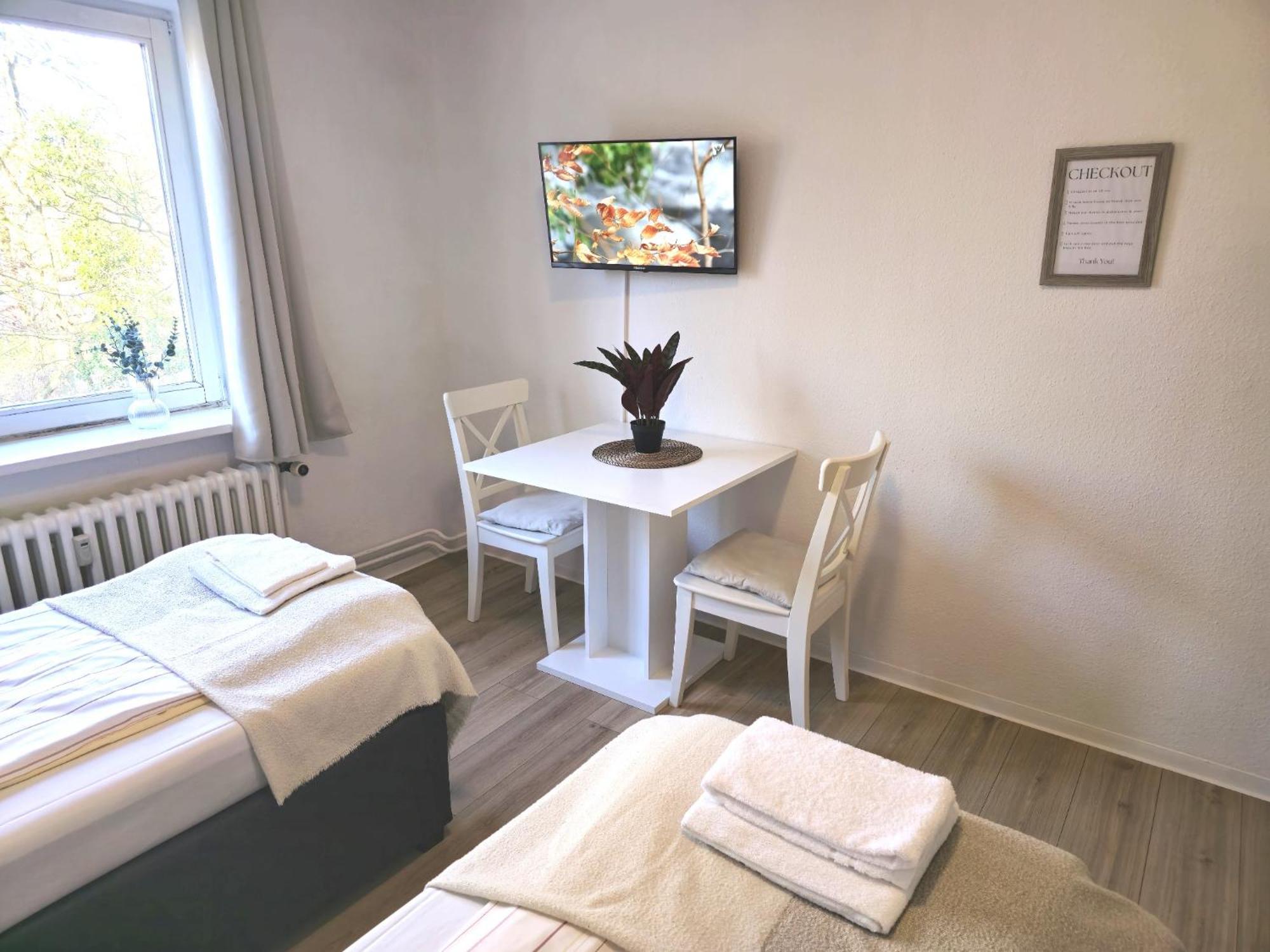Zentrale 3-Zimmer Wohnung Mit Balkon - Perfekt Fuer Monteure Und Familien Neumünster Εξωτερικό φωτογραφία